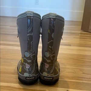 BOGS Swirl Pattern Gray and Yellow Boots